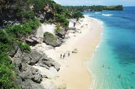 Menikmati Keindahan Alam Pantai Balangan Jimbaran Bali