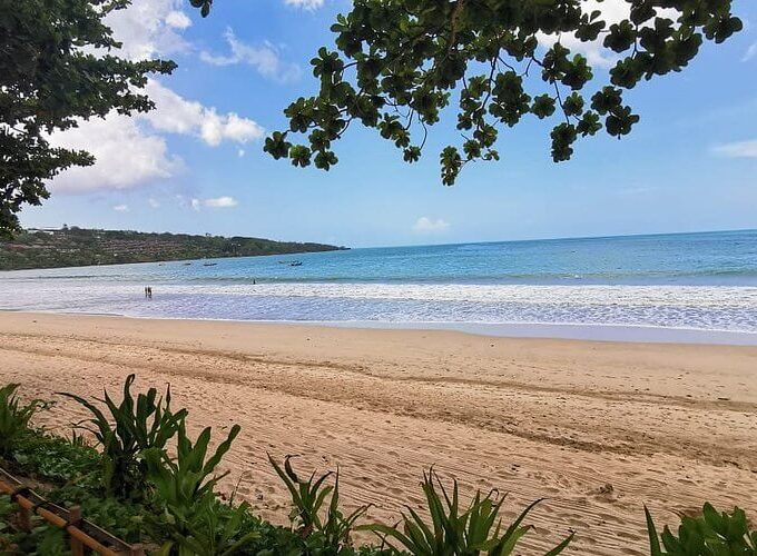 Pantai Jimbaran Bali dengan Pesona Menawan dan Romantis